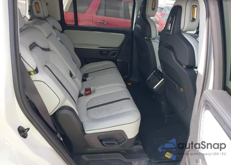 2024 Rivian R1S Adventure Quad Motor Large Pack z USA, uszkodzony, nr VIN 7PDSGABA4RN038484